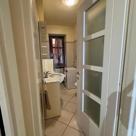 Casa Via Acqui * ألبا